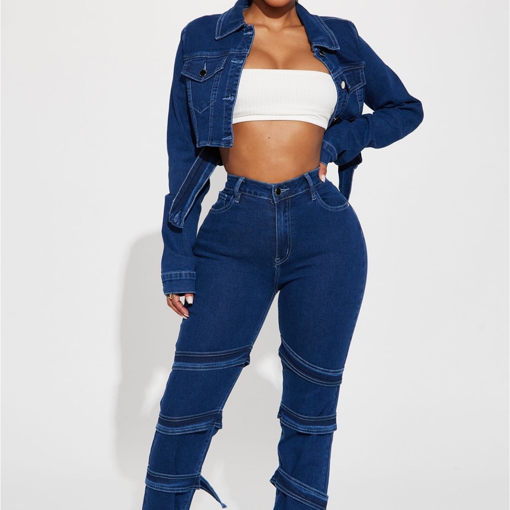 Stylish Blue Denim Crop Jacket and High-Waist Jeans Set - Picture 3 of 9